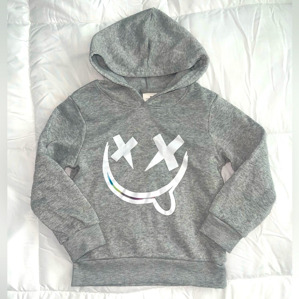 Toddler Gray Graphic Pull-Over Hoodie | Size 5T 🧸